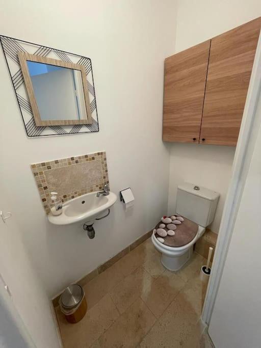 Appartement Bord De Mer Avec Garage Menton Exterior foto