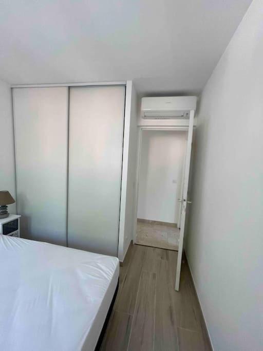 Appartement Bord De Mer Avec Garage Menton Exterior foto